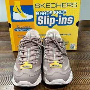 Skechers D’Lites Women's Slip-Ins Sneakers - Smooth Nostalgia- Mocha